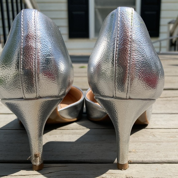 Kelly & Katie Satela Silver Metallic Crackle Pumps Women's Size 9M Kitten Heels - Picture 5 of 9